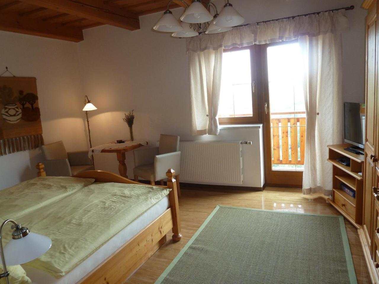Weingut- Gaestezimmer Marko Leutschach Buitenkant foto